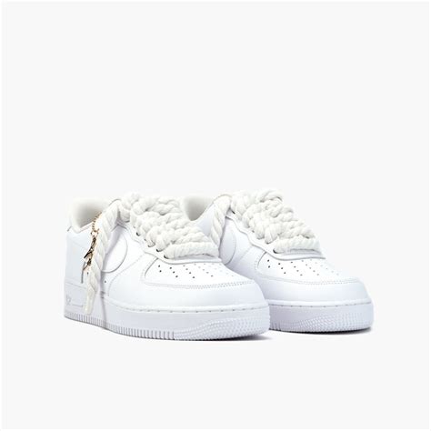 nike air force 1 schnürsenkel anderes weiß als schuh|Die besten weißen Sneaker von Nike.